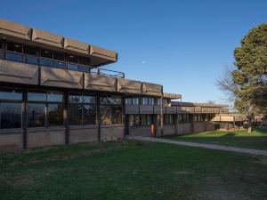 Thunderbird Lodge - Inside the Park