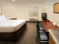 Studio 6 Extended Stay El Paso East TX - parking