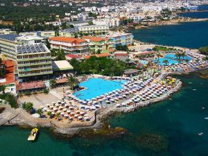 Eri Beach & Village Hotel