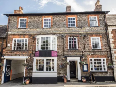 Longs Hotel & Inn Hotels near Antiques Association