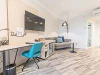 Nightelier Mermaid Waters Hotels near Broadbeach Waters