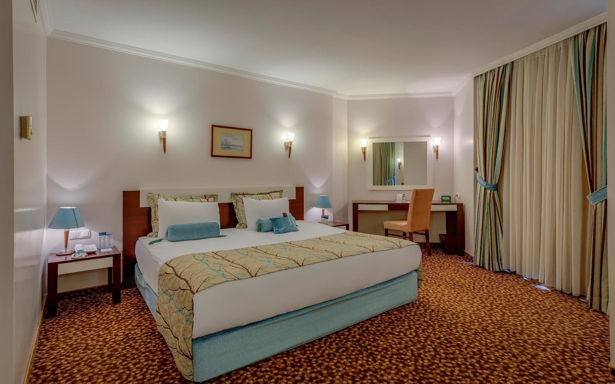 Best Western Plus Khan Hotel