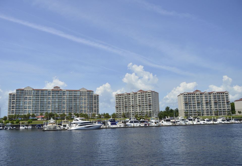 Barefoot Resort u0026 Yacht Club-North Myrtle Beach Updated 2023 Room  Price-Reviews u0026 Deals | Trip.com
