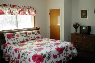 Jenny's Country Manor Hotels in Pine Plains