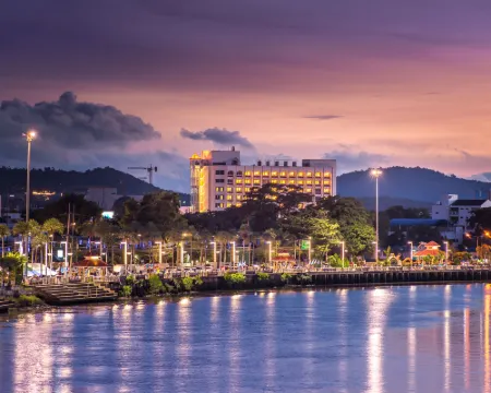 โรงแรมวังใต้ โรงแรมในสุราษฎร์ธานี