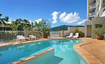 At Whitsunday Vista Holiday Apartments