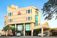 Hotel Indah Palace Solo Hotel dekat Institut Islam Mamba'ul 'Ulum Surakarta