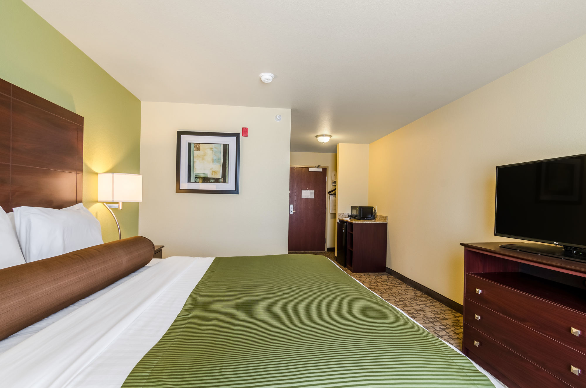 Cobblestone Hotel & Suites - McCook