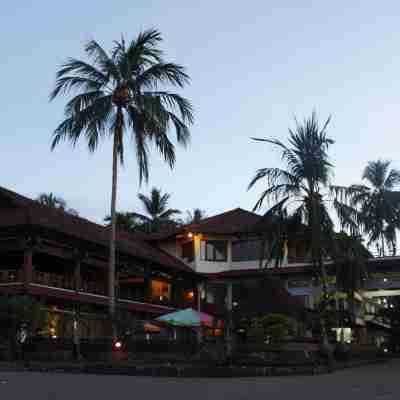 Surya Pesona Beach Hotel Hotel Exterior