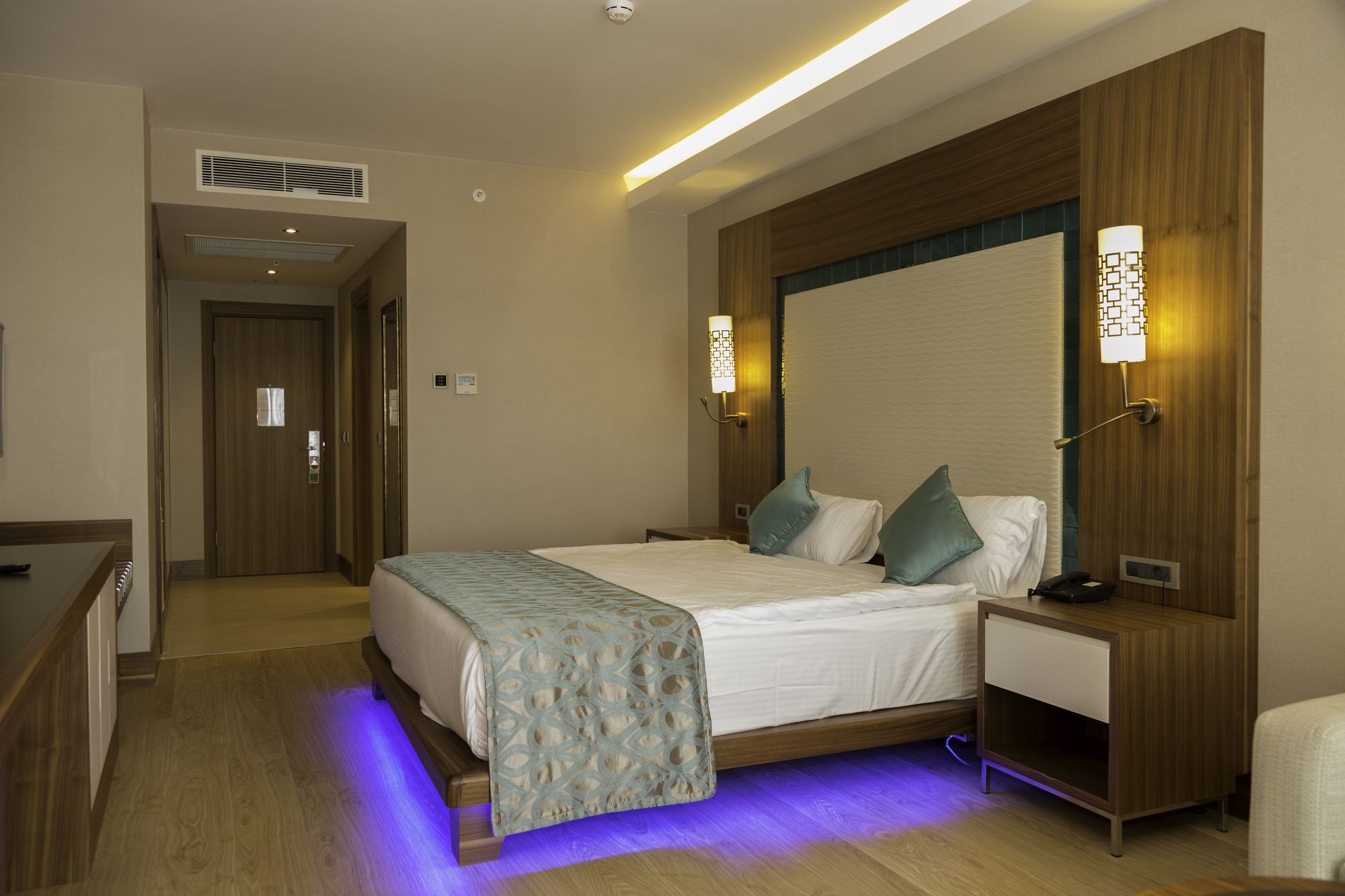 Ramada Hotel & Suites Kusadasi