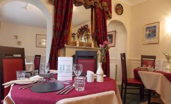 Can-Y-Bae Hotel - Housity