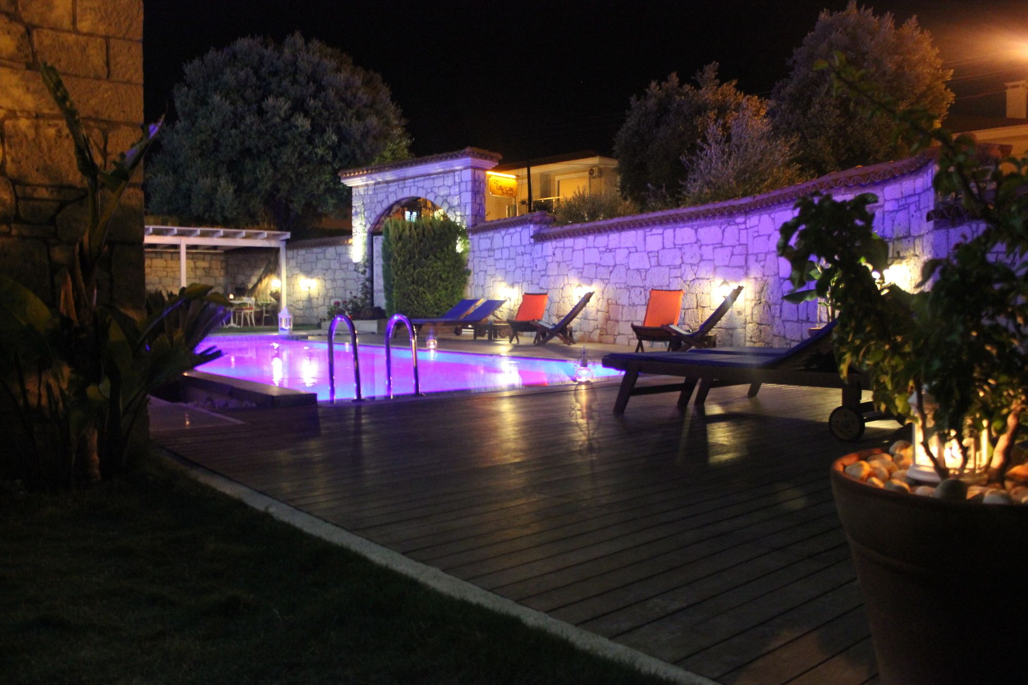 Tarcin Alacati Otel - Adults Only