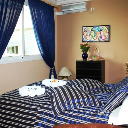 Ambassy Hotel