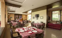 Flag House Resort