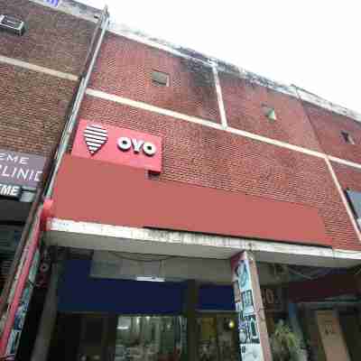 OYO 990 Hotel Paradise Hotel Exterior