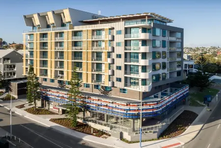 Ramada by Wyndham VetroBlu Scarborough Beach
