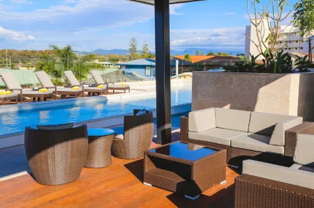 Iconic Kirra Beach Resort Отели рядом с достопримечательностью «Пойнт Дангер»