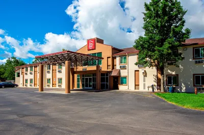 シーズンズ イン トラバース シティ (1037726) のホテル