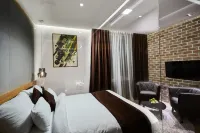 One Luxury Suites