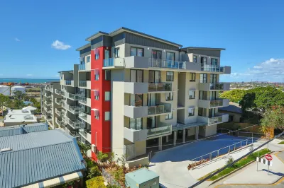 Gladstone Central Plaza Official Hotels near Heron Island ferry terminal
