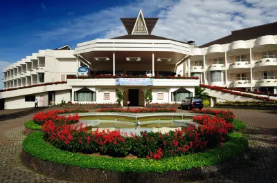 Grand Mutiara Hotel Hotel dekat Lau Debuk-Debuk