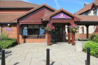 Premier Inn Newcastle Gosforth/Cramlington Các khách sạn gần Azure Garden Centre & Cafe