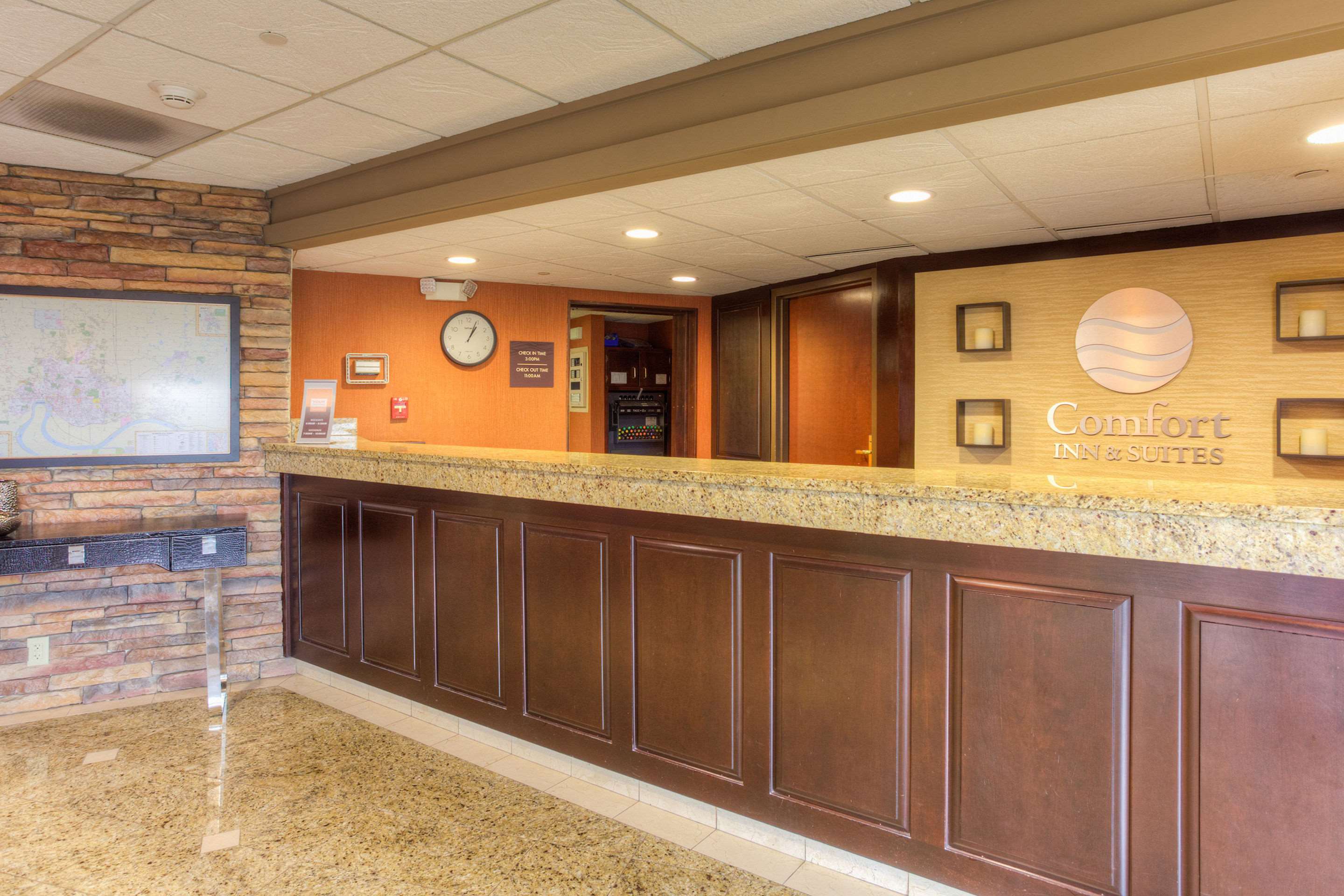 Comfort Inn & Suites Evansville Airport