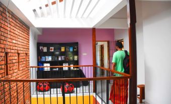 Ceylon Hostel - Colombo Int Airport