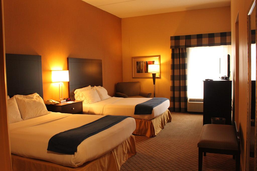 Holiday Inn Express Lewisburg - New Columbia, an Ihg Hotel