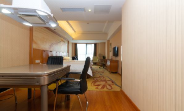 Vienna Hotel (Shanghai Meilan Lake Metro Station) - Housity
