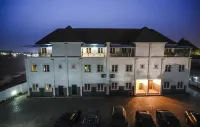 Tranquil Mews Hotel