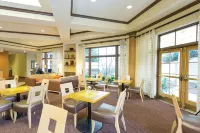 لا كينتا إن آند سويتس باي ويندام راليه كاري فنادق في كاري