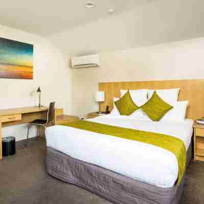 Greenlane Suites Rooms