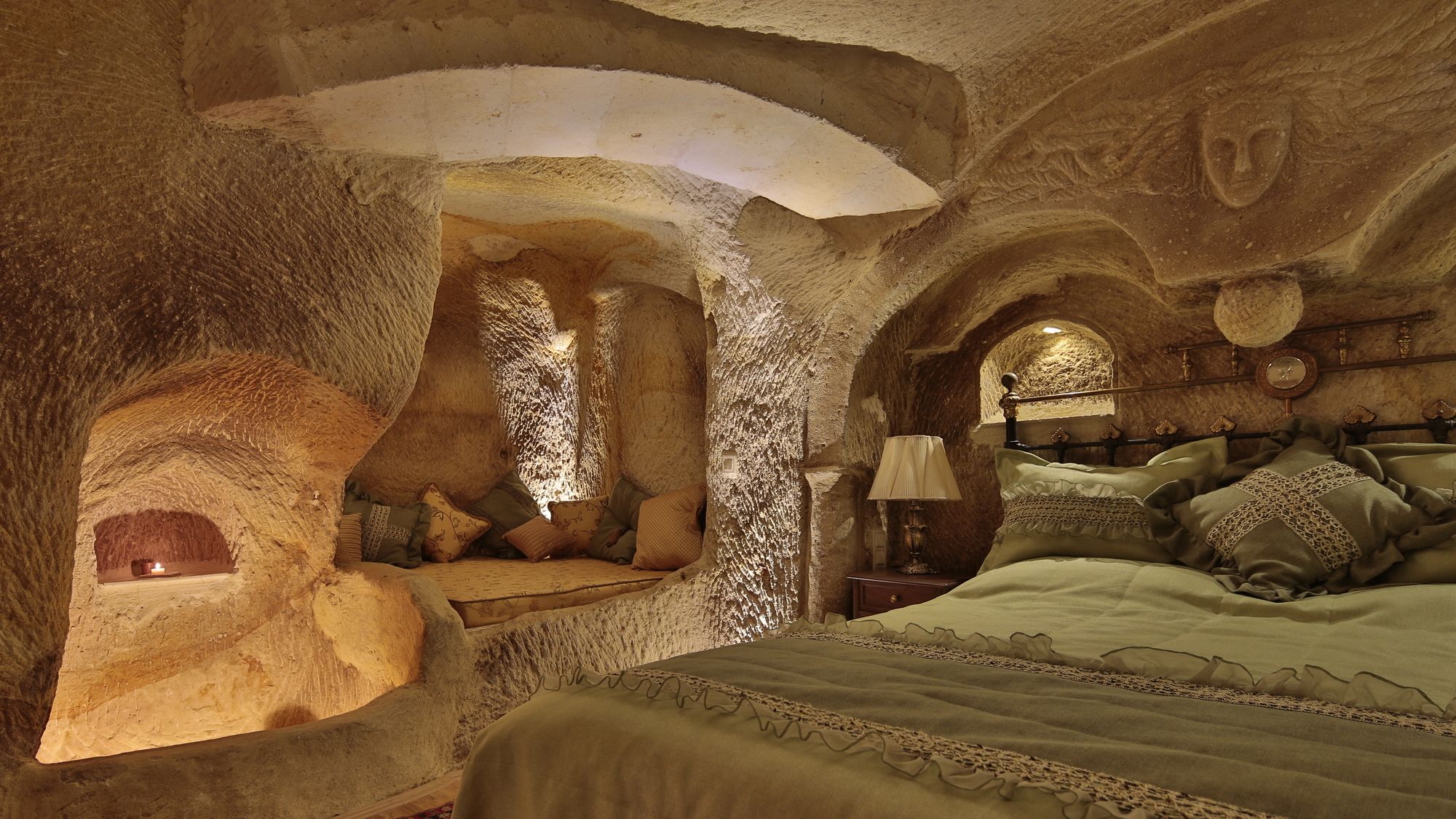 Golden Cave Suites