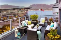 Fairmont Waterfront - pemandangan pegunungan