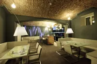 Pure White Hotels in Prag