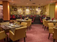 Courtyard by Marriott Duesseldorf Seestern Hotels near Golzheim