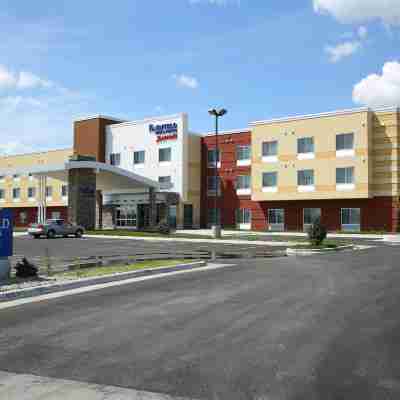 Fairfield Inn & Suites East Grand Forks Hotel Exterior