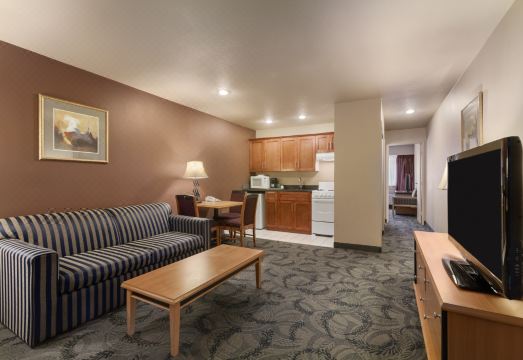 포코 인 앤드 스위트 호텔 이미지