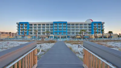 Holiday Inn Resort Fort Walton Beach Hotels near Smokey D's Bbq & Thai Food