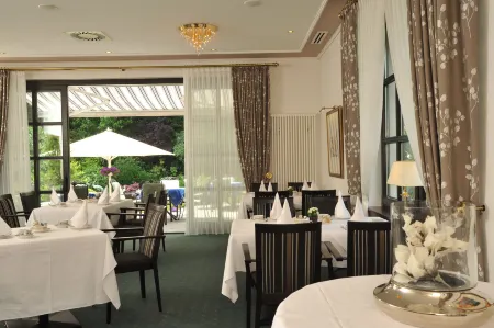 Hotel Spiegel Отели рядом с достопримечательностью «Зоопарк Рольфс Штрайхель»