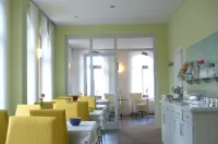 Hotel & Apartments Fürstenhof am Bauhaus Các khách sạn ở Weimar