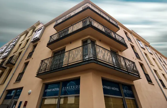 澤尼圖德酒店-納博訥中心公寓