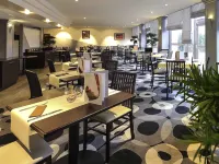 Hôtel Mercure Rouen Val-De-Reuil Hotels in Connelles