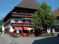 Gasthaus-Krone-Post Hotels in Simonswald