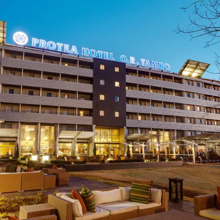 Protea Hotel O.R. Tambo Airport Отели рядом с достопримечательностью «Императорский дворец»