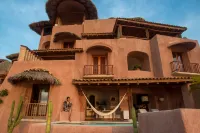 La Casa Que Canta Hotels in 