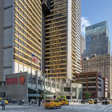 Sheraton New York Times Square Hotel Отели рядом с достопримечательностью «Культурный центр Линкольн-центр»