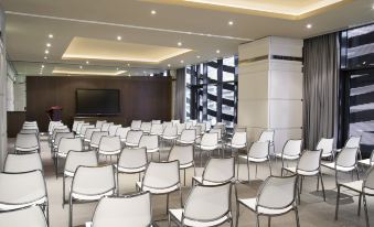 Pearl Rotana Capital Centre