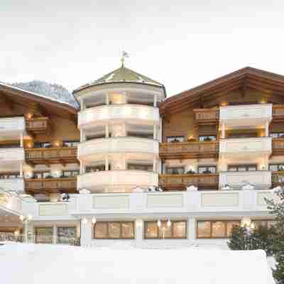 Gardena Grödnerhof - Hotel & Spa Hotel Exterior